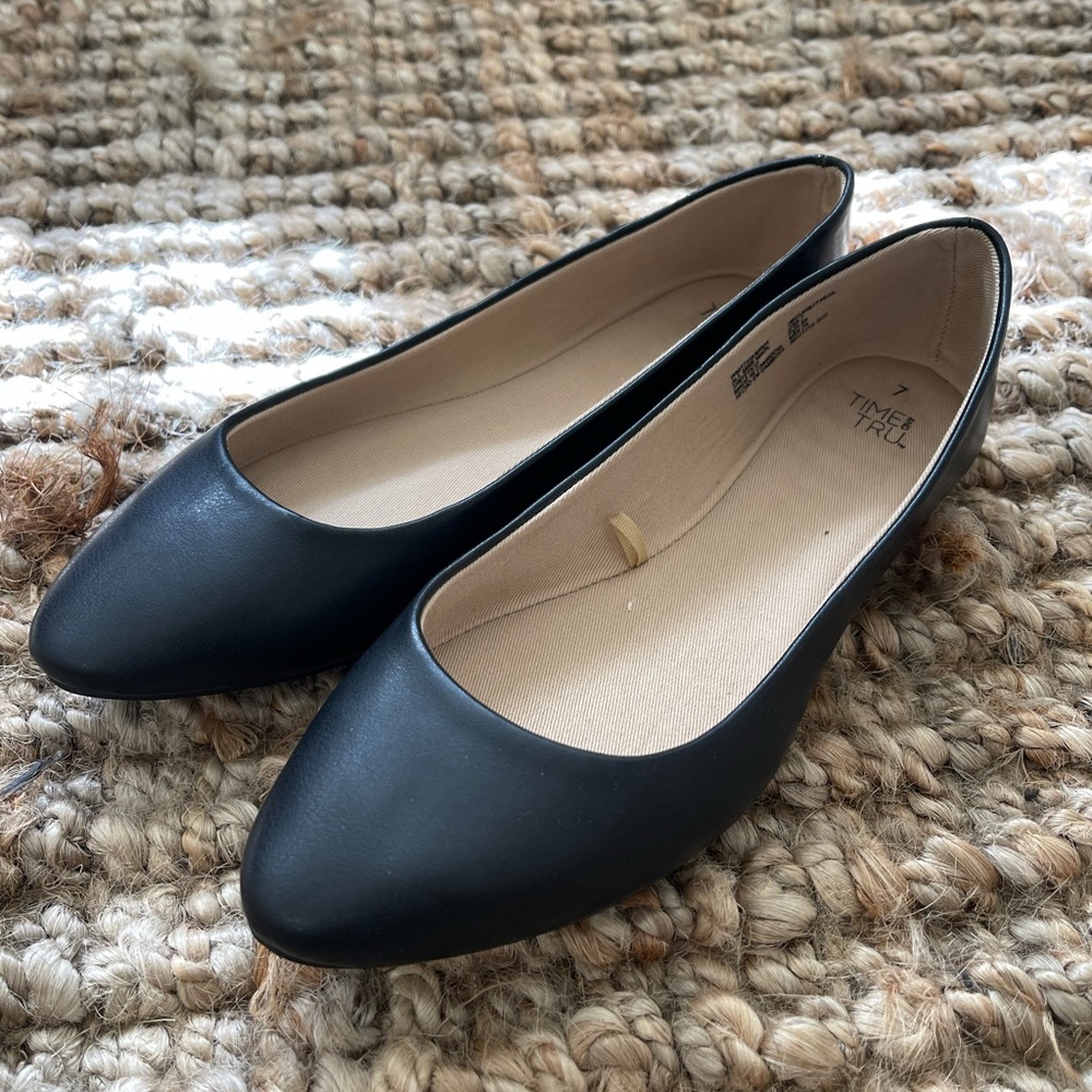 NWOT Time and tru ballet flats in size 7. Black